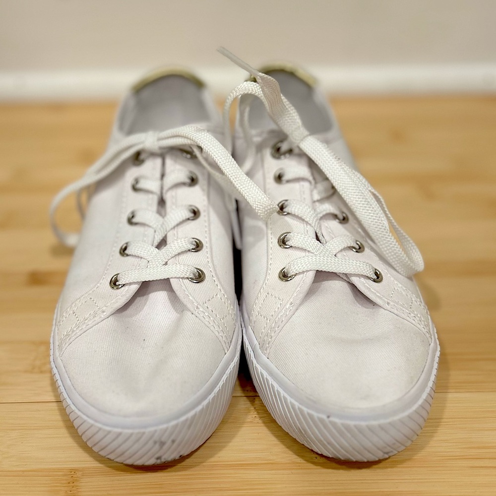 Size 6 1/2 Tommy Hilfiger shoes, white with gold accent on the back low tops.